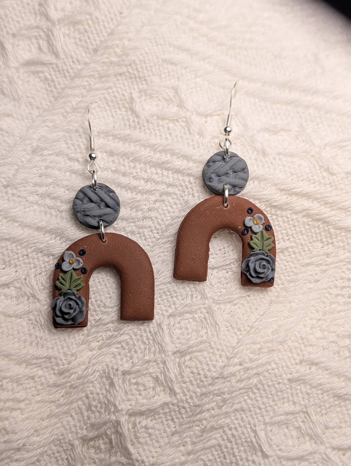 Aretes Doble Pieza Flor Silvestre & Textura Knit