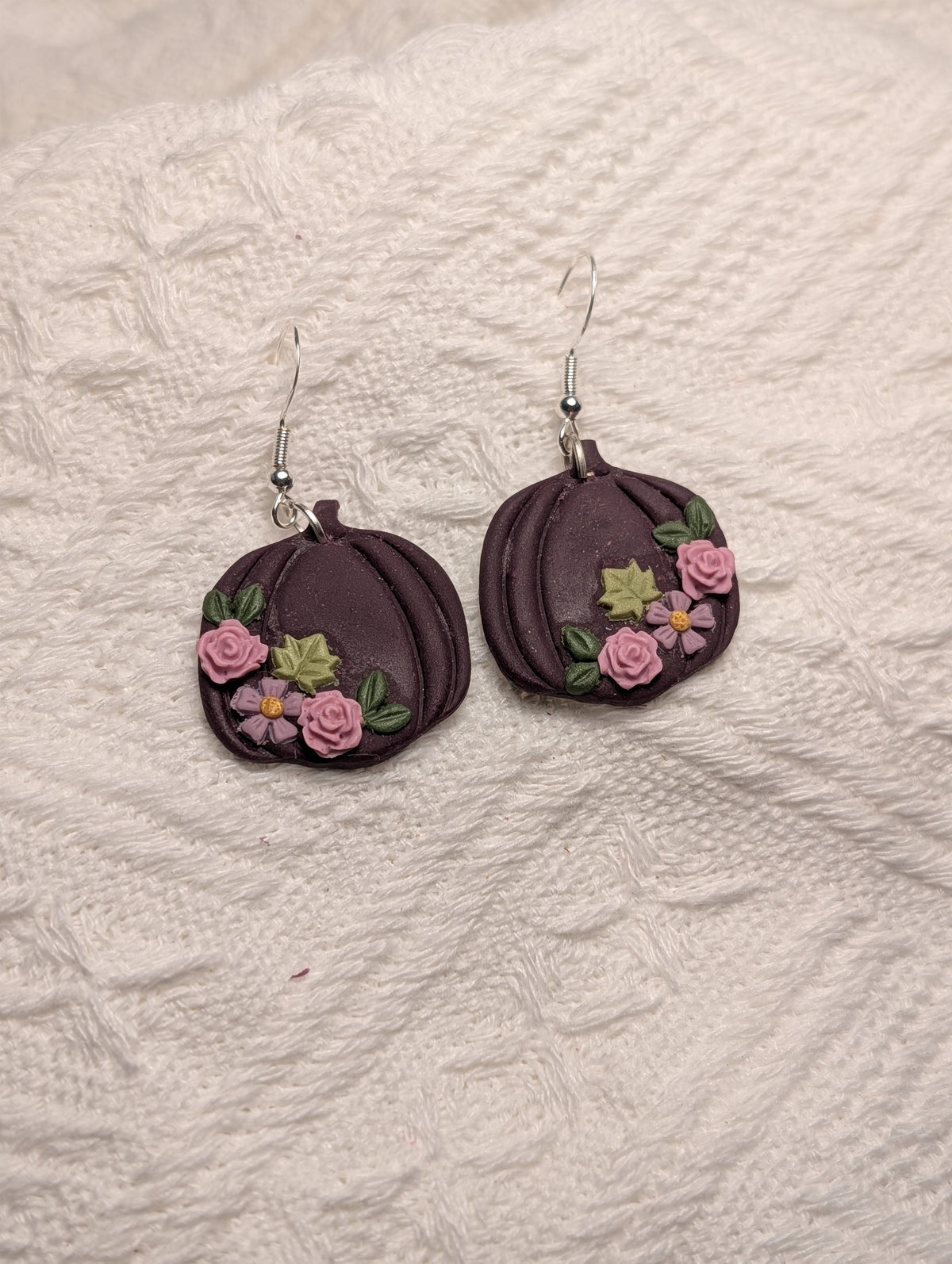Aretes Calabaza Romántica Berenjena & Rosas