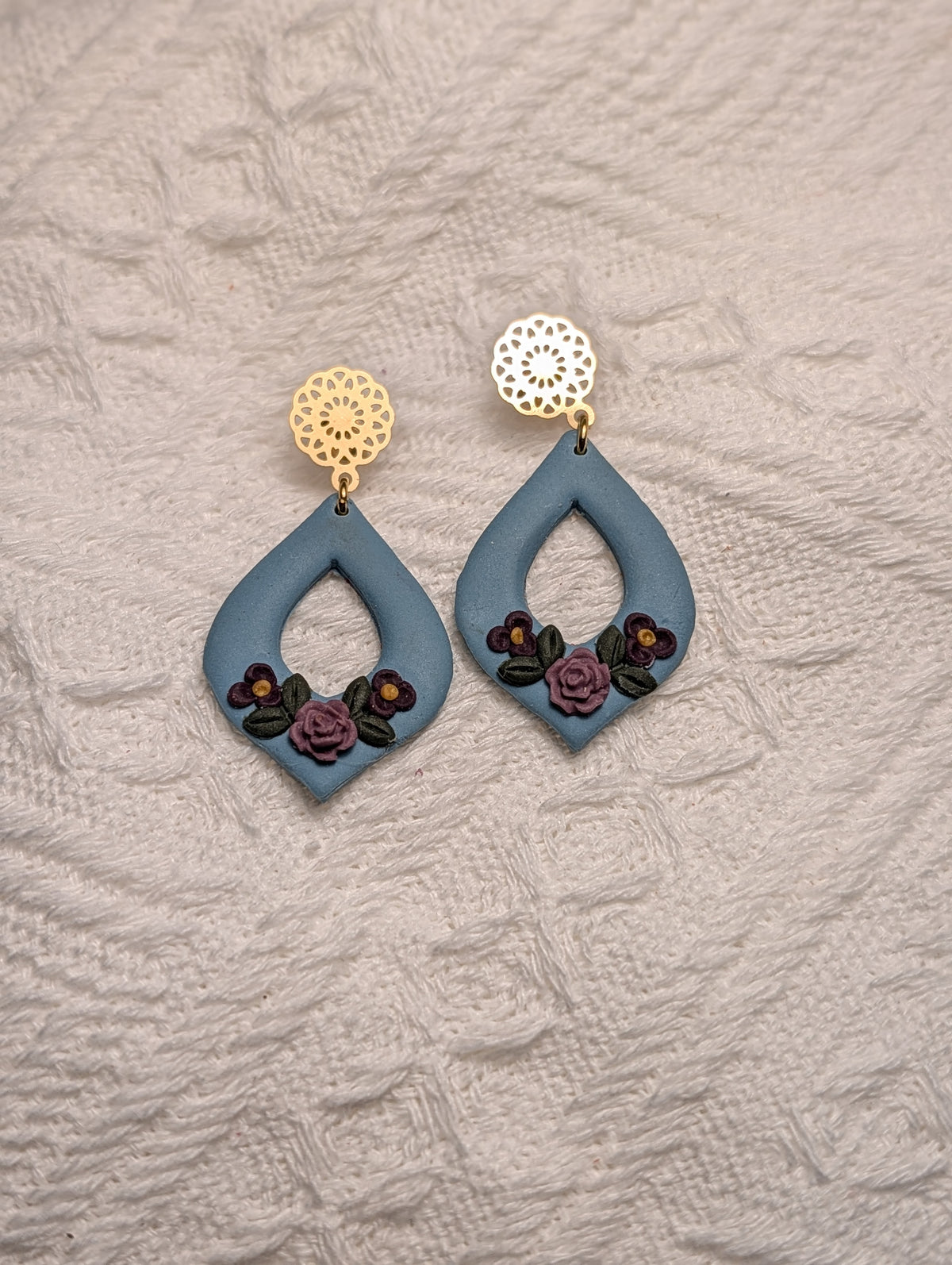 Aretes Gota Calada Azul Pizarra & Filigrana Dorada